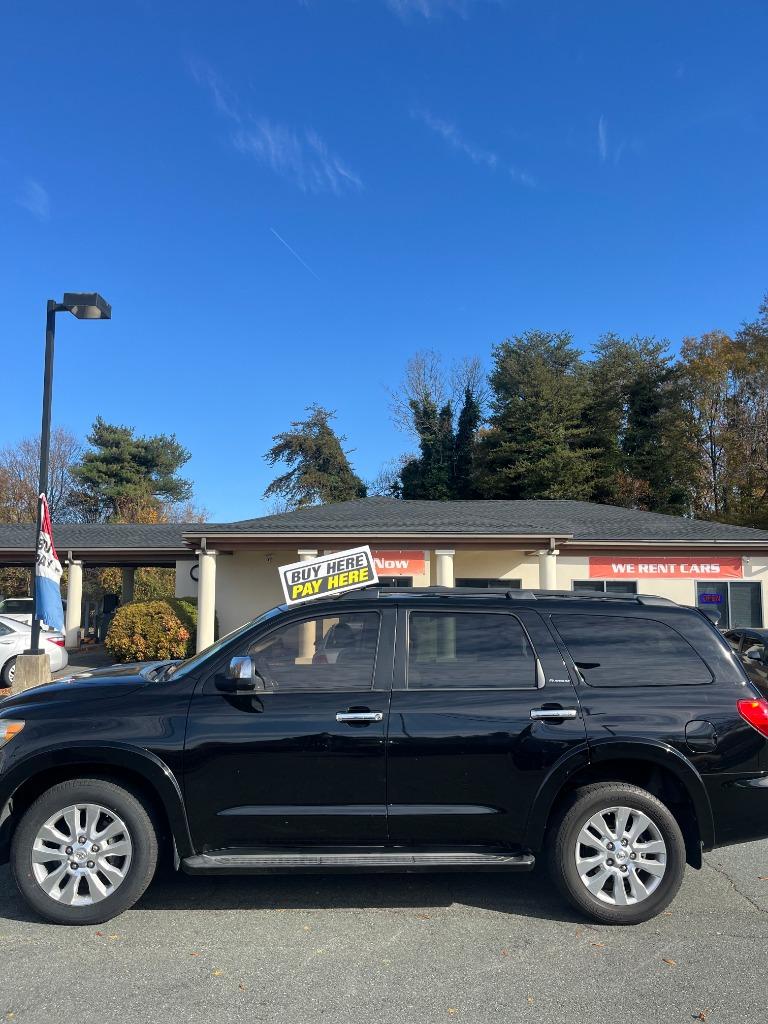 2010 Toyota Sequoia Platinum's photo